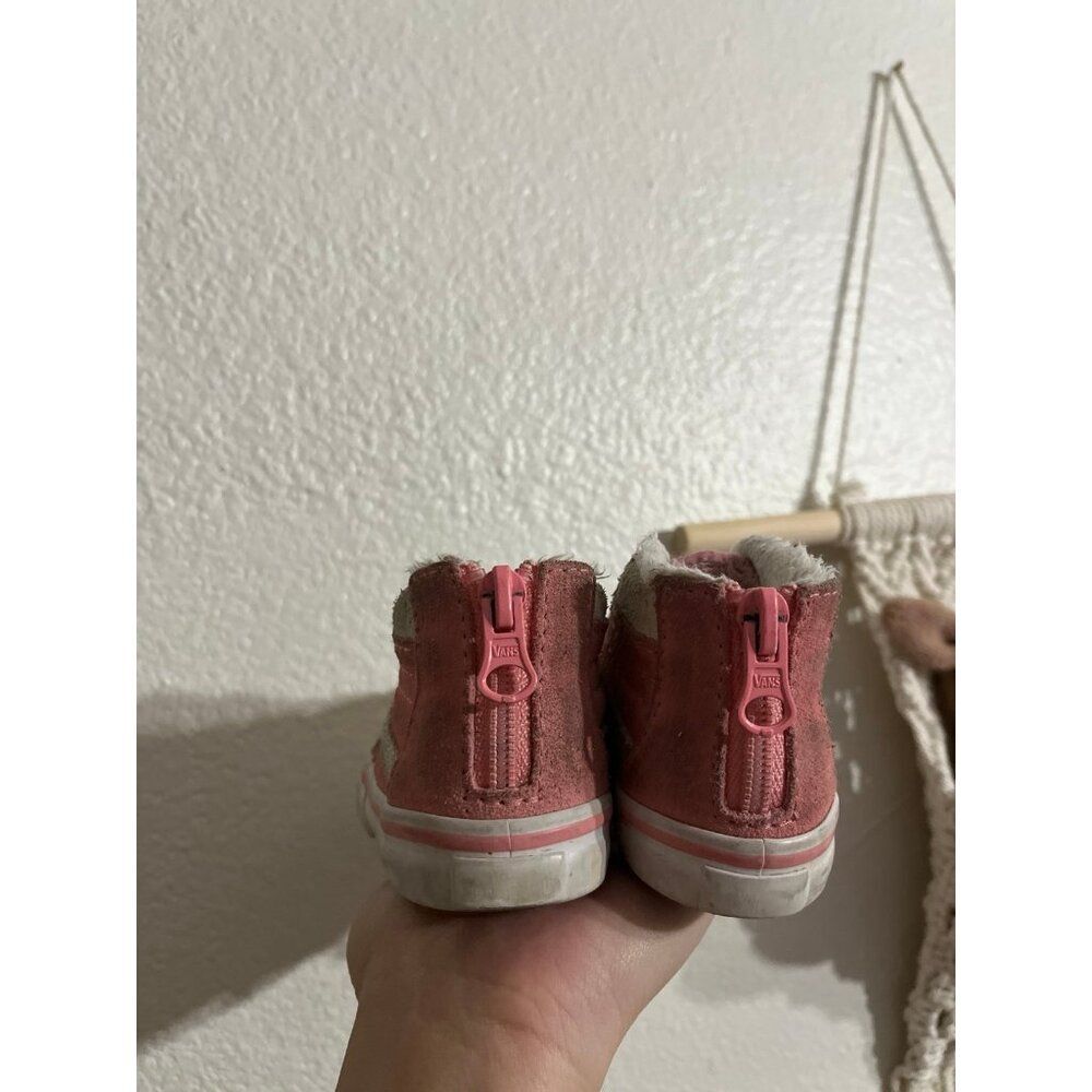 Vans - Picture 3 of 4